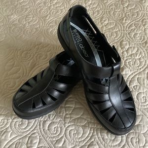 Aveo Black SMART 3515 Sandals, 9.5. NWT